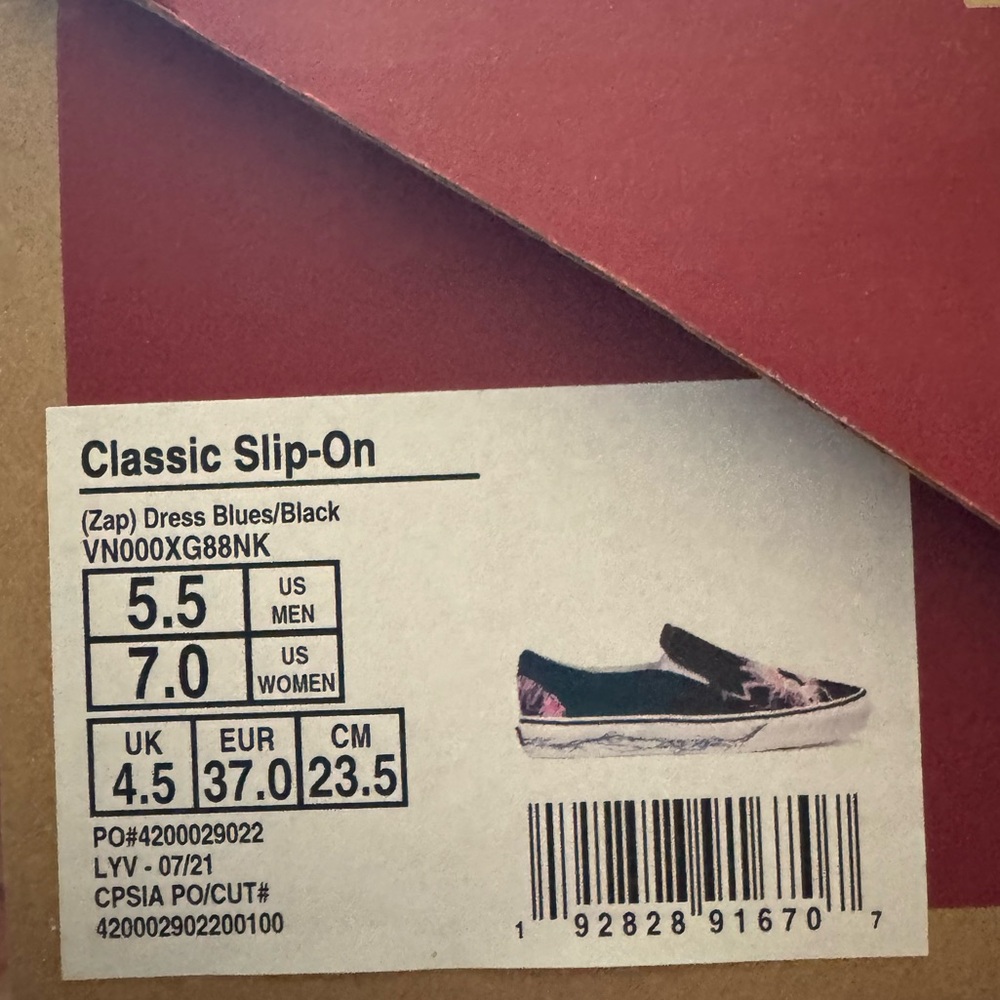 Vans Glow-In-The-Dark Classic Slip-On - Picture 7 of 12